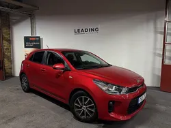 Röd Begagnad 2017 Kia Rio Launch Edition Halvkombi | 119 900 kr (Marknadspris)