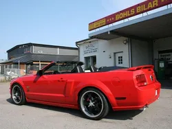 Röd Begagnad 2005 Ford Mustang GT Convertible Cab | 279 000 kr (Dyr)