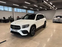 Vit Begagnad 2020 Mercedes GLB250 AMG line SUV | 379 900 kr (Marknadspris)