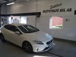 Vit Begagnad 2018 Volvo V40 R-Design Kombi | 199 000 kr (Lite dyr)