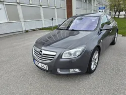 Grå Begagnad 2011 Opel Insignia Cosmo Halvkombi | 39 000 kr (Marknadspris)
