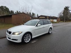 Vit Begagnad 2012 BMW 320 Kombi | 105 000 kr (Superpris)