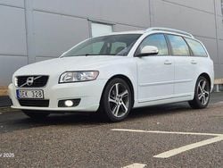 Vit Begagnad 2012 Volvo V50 Momentum Kombi | 89 900 kr (Lite dyr)