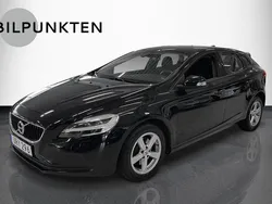 Svart Begagnad 2017 Volvo V40 Kinetic Kombi | 144 900 kr (Marknadspris)