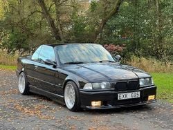 Svart Begagnad 1996 BMW 328 Cabriolet M Sport Cab | 179 900 kr