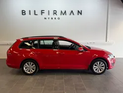Röd Begagnad 2015 VW Golf VII Kombi | 74 900 kr (Marknadspris)