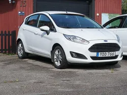 Vit Begagnad 2016 Ford Fiesta Halvkombi | 67 000 kr (Bra pris)