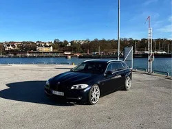 Blå Begagnad 2012 BMW 525 M Sport Kombi | 130 000 kr (Marknadspris)