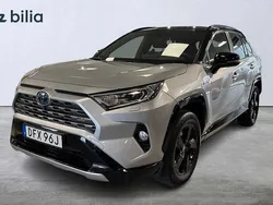Grå Begagnad 2020 Toyota RAV4 Hybrid Style SUV | 369 900 kr (Lite dyr)