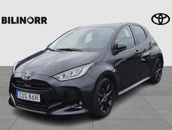 Svart Begagnad 2022 Toyota Yaris Hybrid Style Halvkombi | 229 900 kr (Marknadspris)