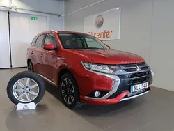 Röd Begagnad 2017 Mitsubishi Outlander P-HEV Comfort Edition SUV | 179 900 kr (Marknadspris)