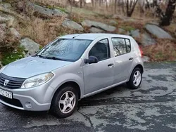 Silver Begagnad 2011 Dacia Sandero Halvkombi | 24 000 kr