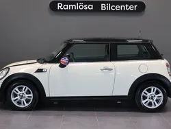 Vit Begagnad 2011 Mini Cooper D Pepper Halvkombi | 64 900 kr (Marknadspris)