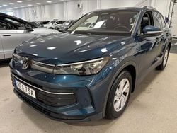 Mörkblå Begagnad 2024 VW Tiguan SUV | 389 900 kr (Lite dyr)