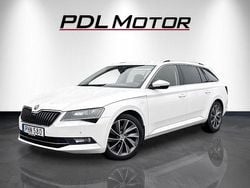 Vit Begagnad 2017 Skoda Superb LAURIN & KLEMENT Kombi | 229 900 kr (Marknadspris)