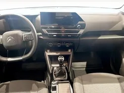 Vit Begagnad 2021 Citroën C4 PureTech Halvkombi | 157 000 kr (Marknadspris)