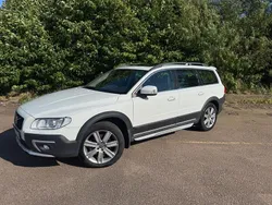 Vit Begagnad 2015 Volvo XC70 Standard SUV | 199 000 kr (Marknadspris)