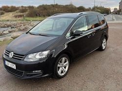 Svart Begagnad 2018 VW Sharan GT Minibuss | 124 000 kr (Superpris)