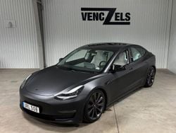 Mörkblå Begagnad 2020 Tesla Model 3 Performance Sedan | 309 000 kr (Marknadspris)