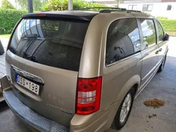 Brun Begagnad 2008 Chrysler Grand Voyager Minibuss | 34 000 kr (Marknadspris)