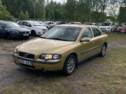 Gul Begagnad 2000 Volvo S60 Business Edition Sedan | 24 900 kr (Marknadspris)