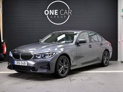 Grå Begagnad 2019 BMW 330e Sport Line Sedan | 219 800 kr (Marknadspris)