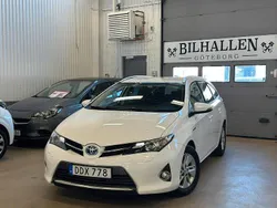 Vit Begagnad 2015 Toyota Auris Touring Sports Active Kombi | 164 900 kr (Marknadspris)