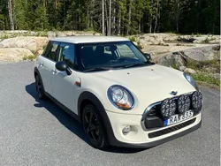 Vit Begagnad 2016 Mini ONE Halvkombi | 92 500 kr