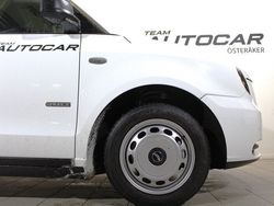 Vit Begagnad 2021 LEVC VN5 Ultima Minibuss | 599 900 kr