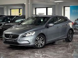 Grå Begagnad 2018 Volvo V40 Momentum Kombi | 169 900 kr (Marknadspris)