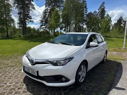 Vit Begagnad 2015 Toyota Auris Touring Sports Active Kombi | 99 900 kr (Bra pris)