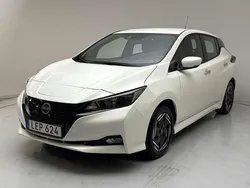Vit Begagnad 2023 Nissan Leaf Halvkombi | 155 000 kr