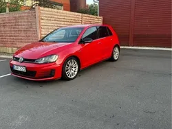 Röd Begagnad 2014 VW Golf VII GTD Halvkombi | 134 990 kr (Marknadspris)