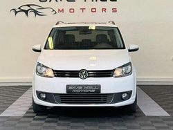 Vit Begagnad 2014 VW Touran Minibuss | 159 900 kr