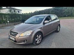 Silver Begagnad 2009 Kia Ceed 4 Halvkombi | 16 000 kr