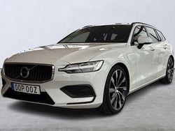 Vit Begagnad 2019 Volvo V60 Momentum Kombi | 229 000 kr (Marknadspris)