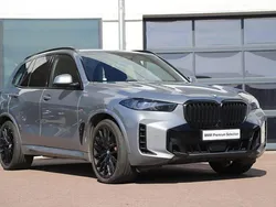 Grå Begagnad 2023 BMW X5 M Sport SUV | 1 045 000 kr