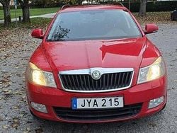 Röd Begagnad 2010 Skoda Octavia Elegance Kombi | 31 500 kr