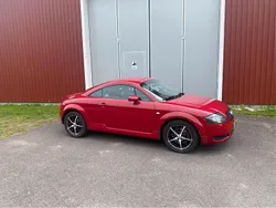 Röd Begagnad 2001 Audi TT Sportkupé | 37 000 kr (Bra pris)