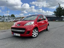Röd Begagnad 2010 Peugeot 107 Halvkombi | 35 900 kr (Marknadspris)