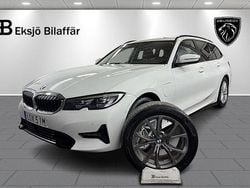 Vit Begagnad 2020 BMW 330e Sport Line Kombi | 209 500 kr (Marknadspris)