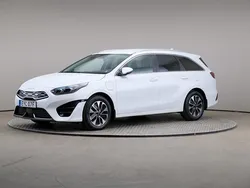 Vit (delux white (pearl)) Begagnad 2023 Kia Ceed Sportswagon Kombi | 235 000 kr (Bra pris)
