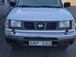 Vit Begagnad 2000 Nissan Navara Pickup | 59 900 kr
