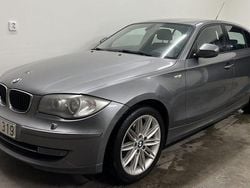 Grå Begagnad 2011 BMW 118 Comfort Edition Halvkombi | 59 900 kr (Superpris)