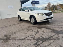 Vit Begagnad 2015 Volvo XC60 SUV | 169 900 kr (Marknadspris)