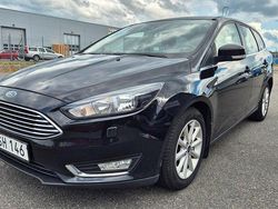 Svart Begagnad 2015 Ford Focus Titanium Kombi | 64 900 kr (Bra pris)