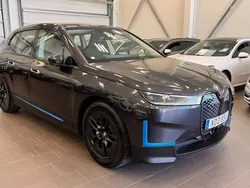 Grå Begagnad 2023 BMW iX Comfort Edition SUV | 659 000 kr