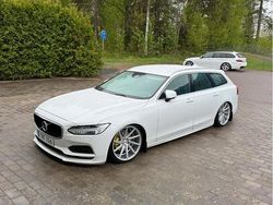 Vit Begagnad 2019 Volvo V90 Momentum Kombi | 180 000 kr (Dyr)