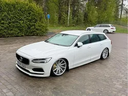 Vit Begagnad 2019 Volvo V90 Momentum Kombi | 185 000 kr (Dyr)