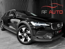 Svart Begagnad 2019 Volvo V60 CC Kombi | 274 900 kr (Marknadspris)